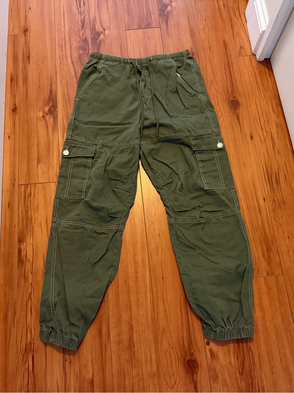 refuge woman’s Olive Cargo Jogger Pants